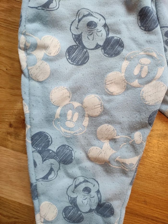 Lot de vêtements Mickey, dinosaure/ lion - photo numéro 3