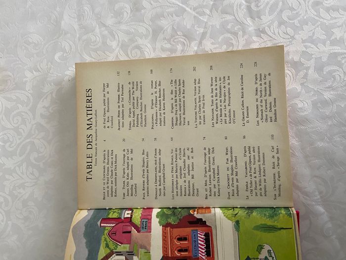 livre disney le monde enchanté histoires du nouveau monde - photo numéro 7