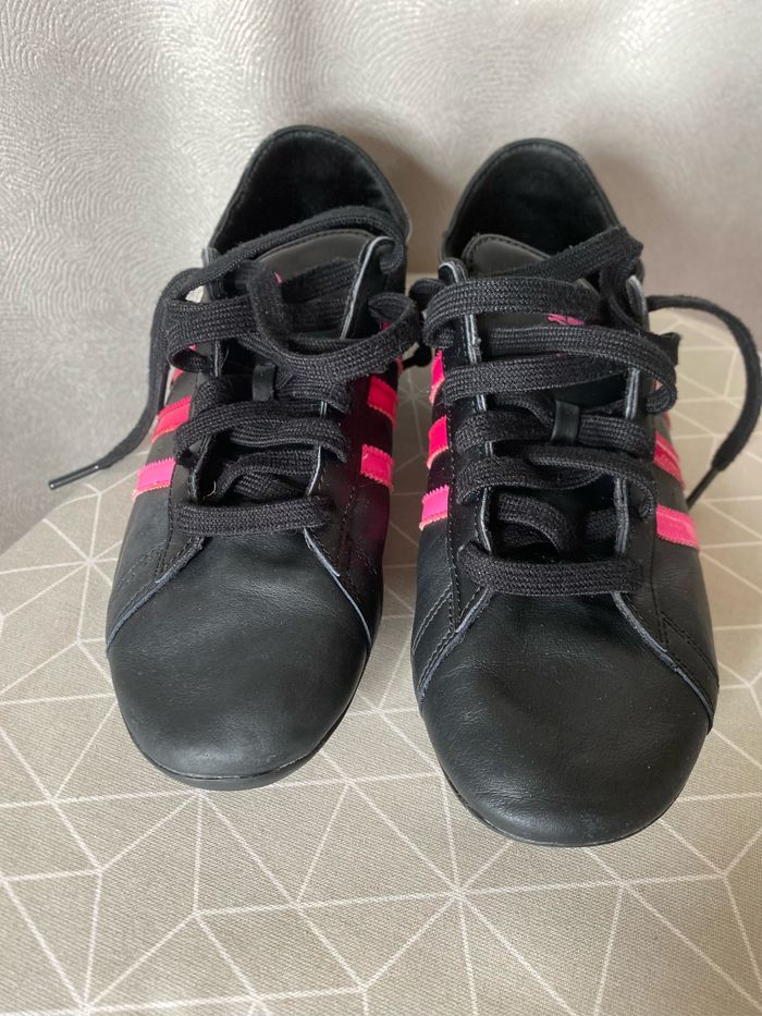 Baskets Adidas cuir noir et roses 39 1/2 - photo numéro 5