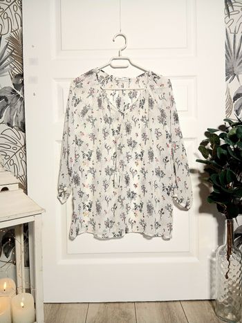 Blouse Gémo – Taille 42 – Blanc cassé motif floral – Légère & fluide
