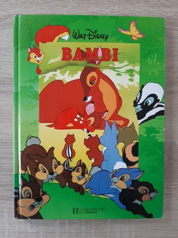 Livre Disney Bambi - Hachette jeunesse couverture verte