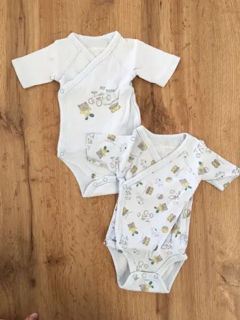 Lot de 2 bodys 1 mois