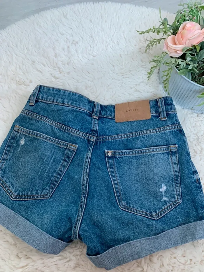 Short en jean bleu - photo numéro 3