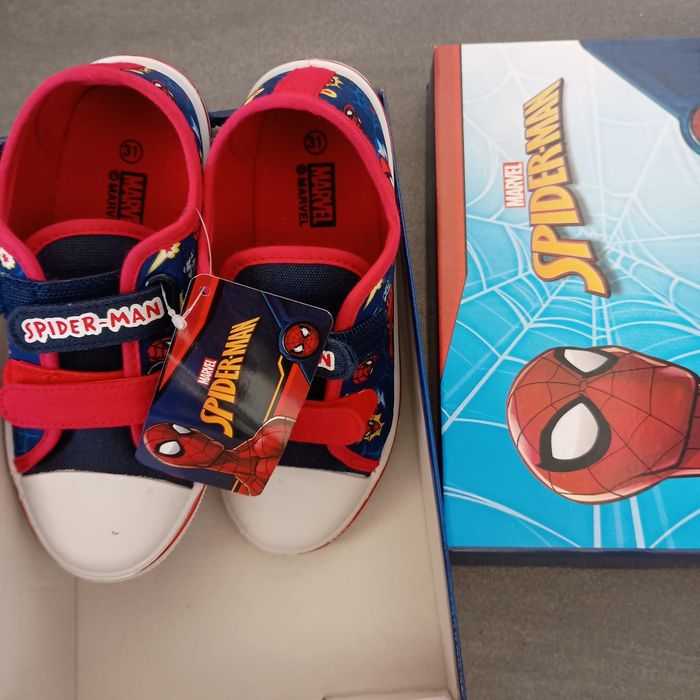 Chaussures Spiderman neuves 32 - photo numéro 3