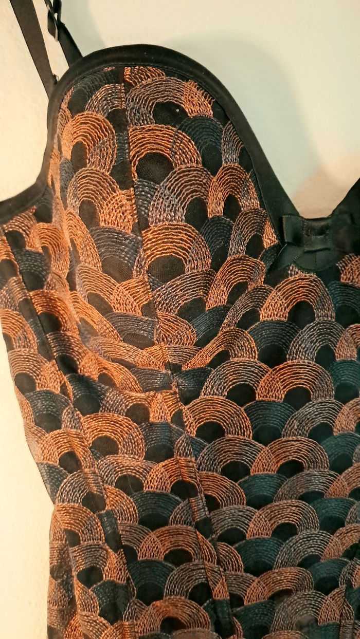 Guêpière Lou – 90D – Dentelle noir & cuivre – Option portes-jarretelles - photo numéro 3