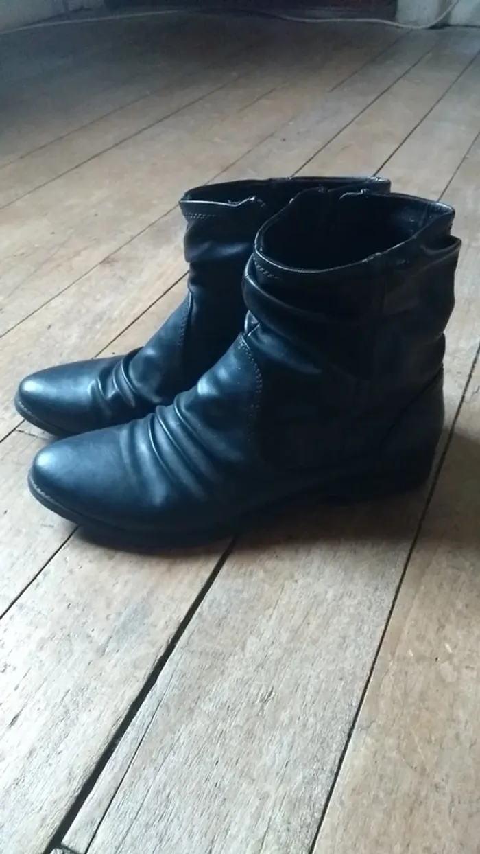 Bottines plissées noires San Marina taille 40