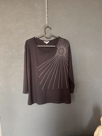 Haut noir viscose et elasthane à motif argenté