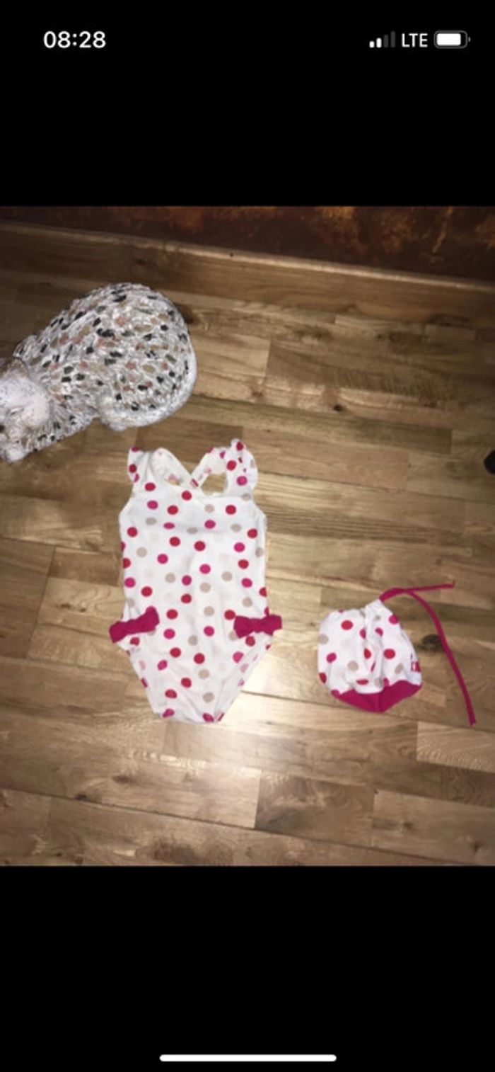 Joli maillot très bon état natalys 18mois/81cm