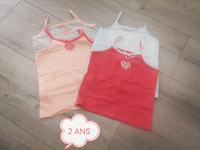 Débardeurs taille 2 ans