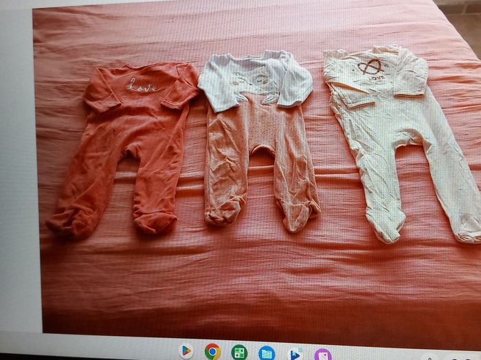Lot de pyjamas - photo numéro 2