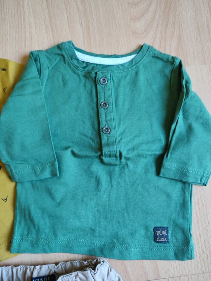Lot tenue neuve pantalon léger + 2 t-shirts manches longues col tunisien Kiabi en 1M - photo numéro 5