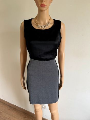 Robe noire et blanche sans manches Rainbow taille 36 excellent état