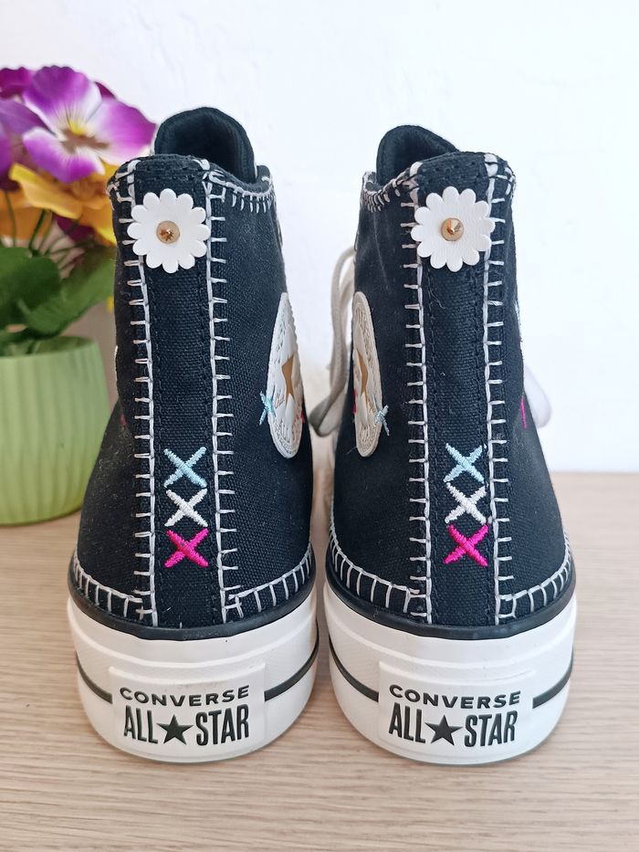 Converse plateforme et broderies - photo numéro 3