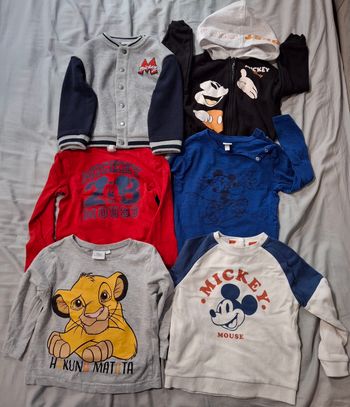 Lot vêtement disney 3ans