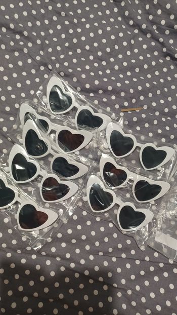 20 paires de lunettes coeur