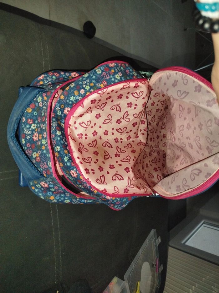 Cartable scolaire à roulettes - photo numéro 7