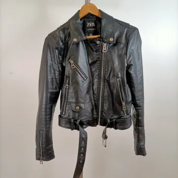 Perfecto noir Zara à zips et ceinture taille S en similicuir style biker A1404