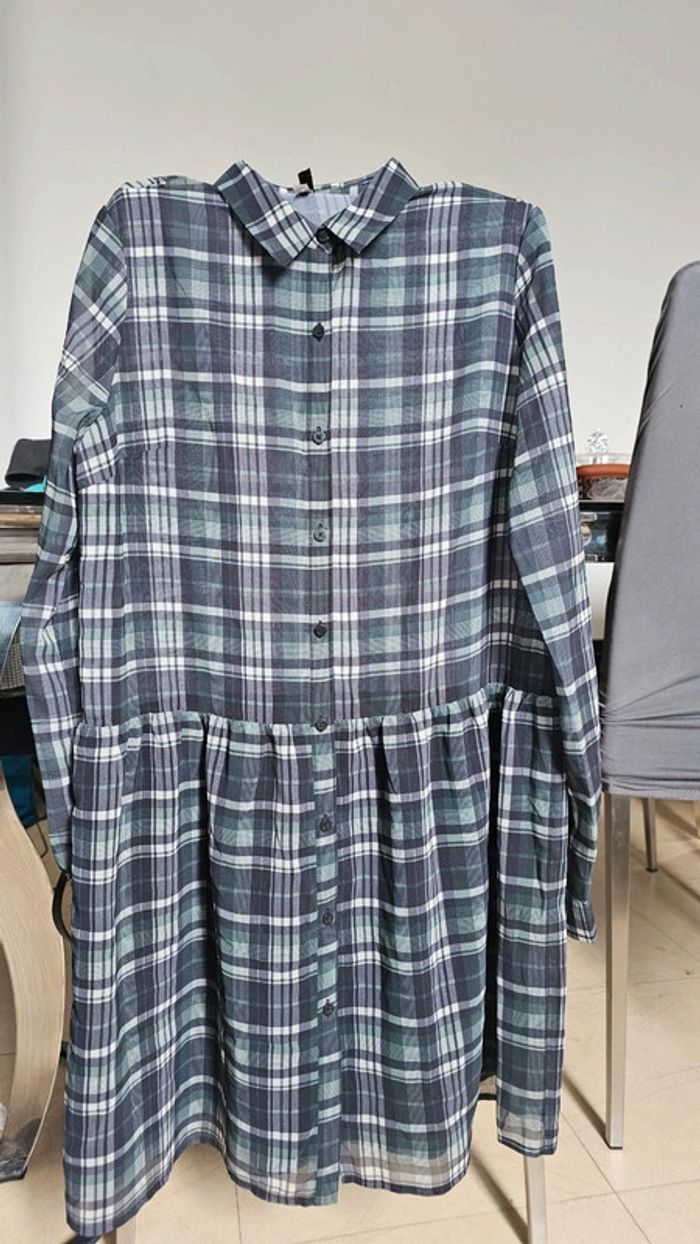 Robe a carreaux fluide