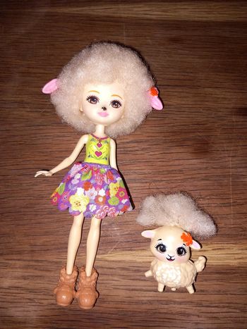 Poupée enchantimals mouton