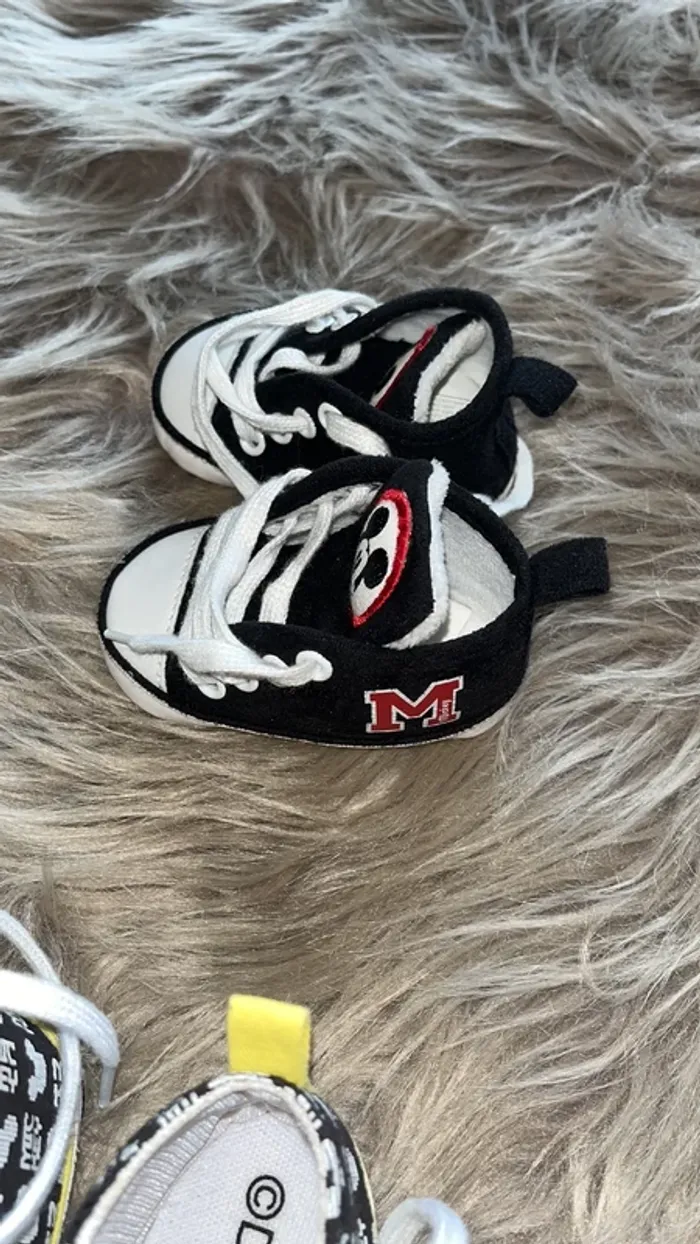 2 paires de baskets Mickey 3/6 mois - photo numéro 4