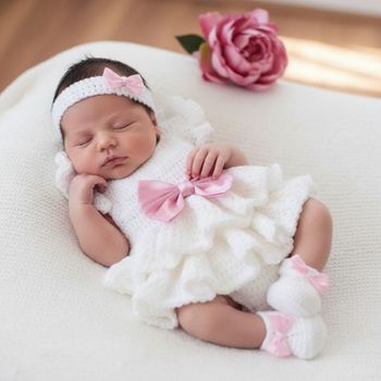 Vêtement bébé fille barboteuse crochet dentelle noeud satin rose 6 mois