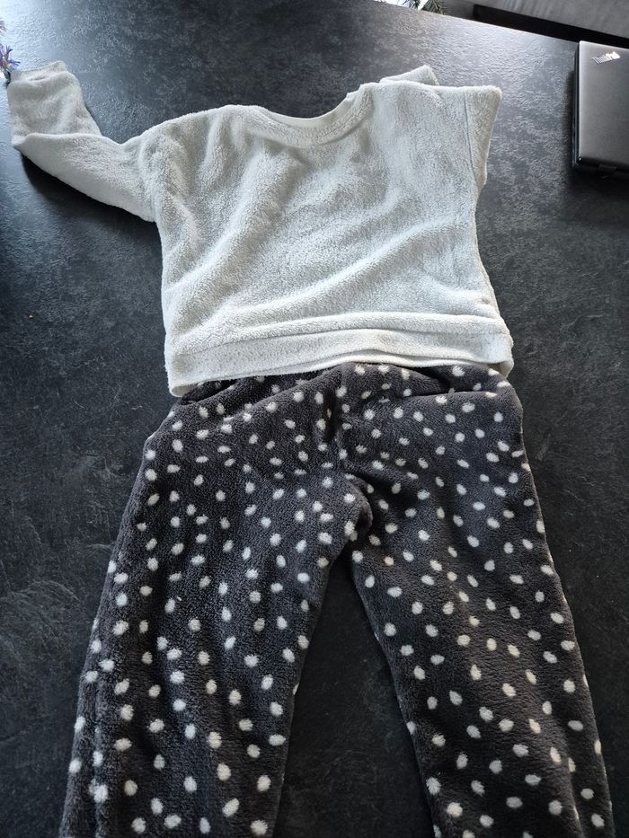 Pyjama taille 4 ans - photo numéro 2