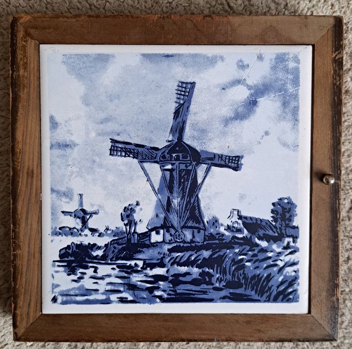 Boite à clés en bois avec carreau de céramique