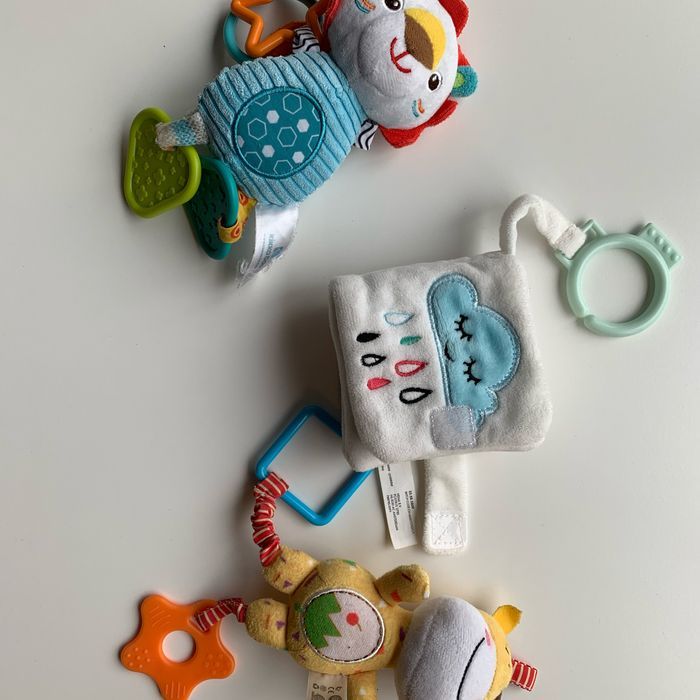 Lot 3 jouets 1er âge Livre