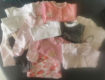 Lot vêtements 0-1 mois