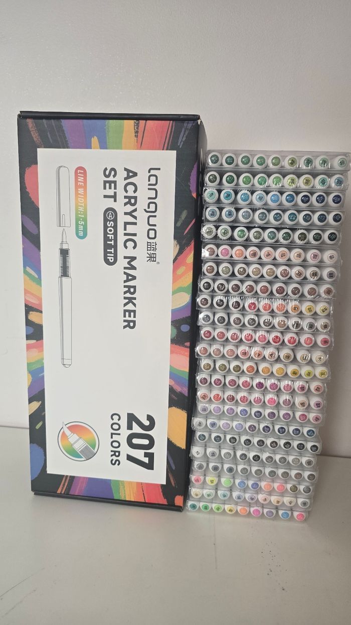 Le lot de 23 boite Languo , 207 feutres acryliques - photo numéro 1