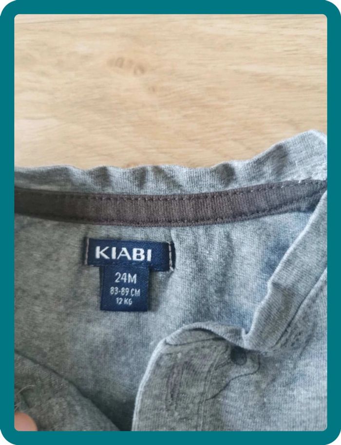 Lot 6 pièces 2 ans - photo numéro 8