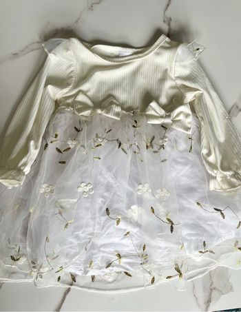 Robe blanche bébé 9 à 12 mois