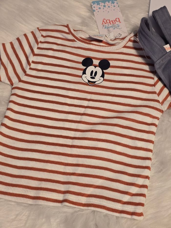 NEUF (non portés)🏷💙 🤩😍superbe ensemble mickey : salopette et teeshirt mc 12 mois garçon💙 - photo numéro 5