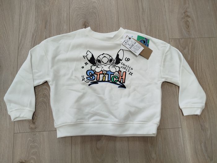 Pull Stitch 4 ans neuf - photo numéro 2