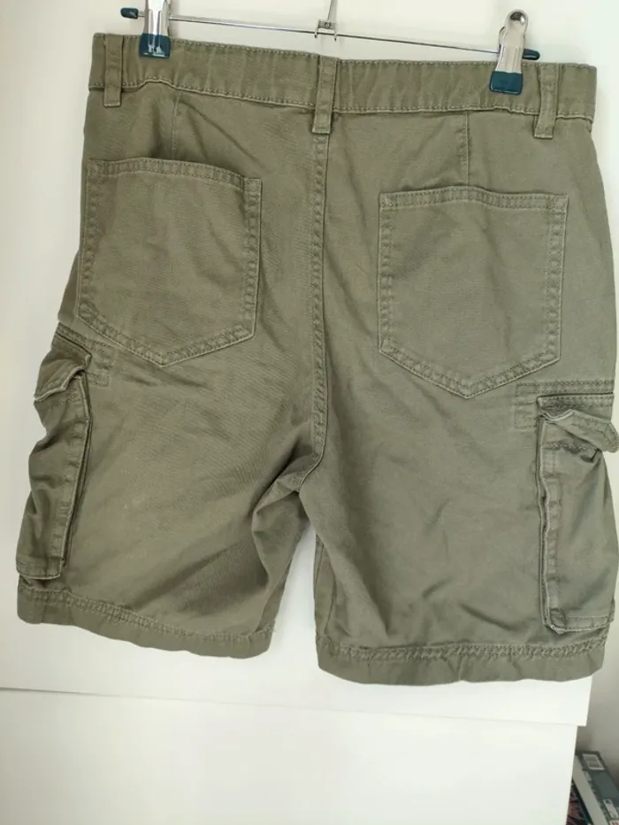 Short Kiabi kaki – Taille S, très bon état général. - photo numéro 7