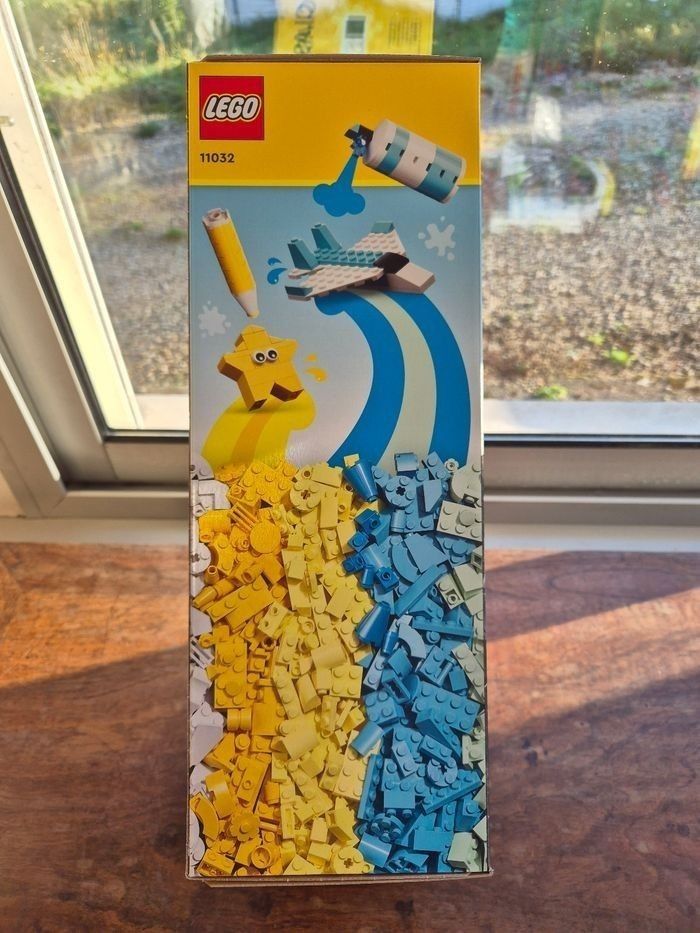 Lego 11032 : Boîte 1500 pièces neuve - photo numéro 4