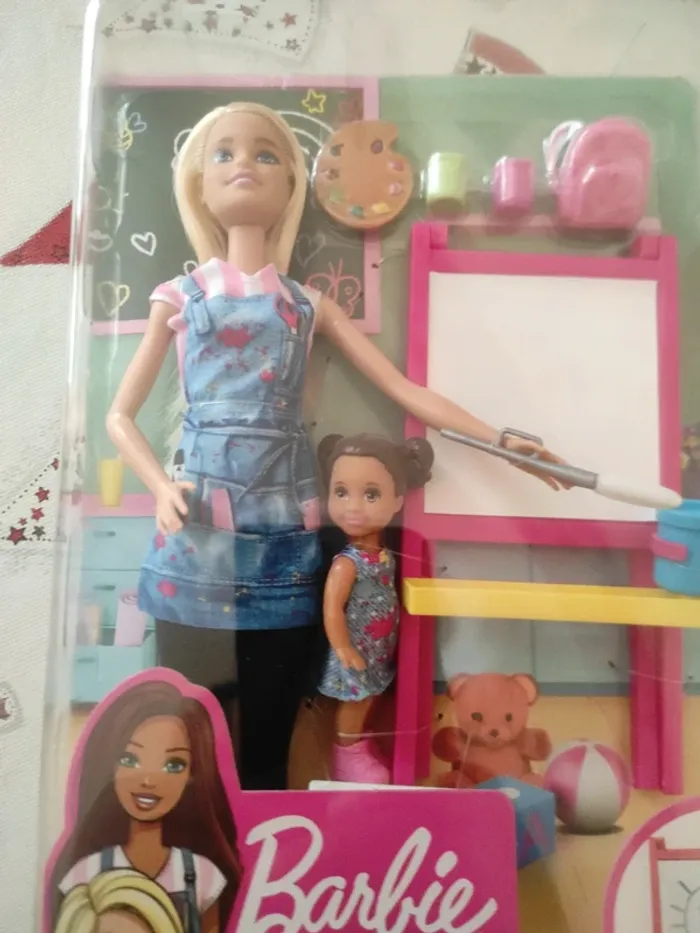 Barbie you can be anything professeur d art neuve - photo numéro 2