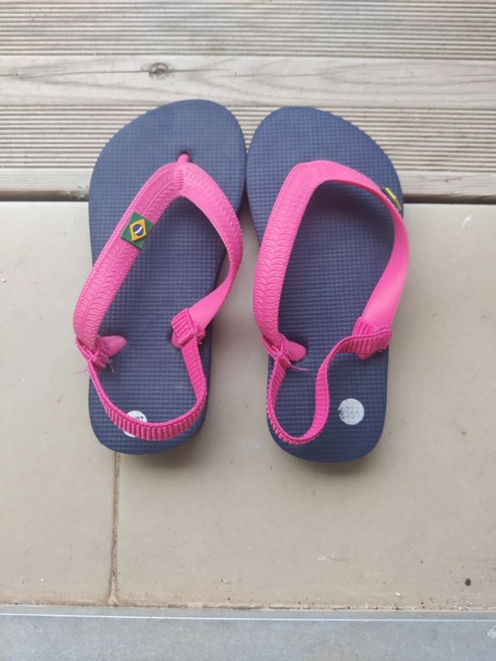 Tongs bleu et rose taille 26 27