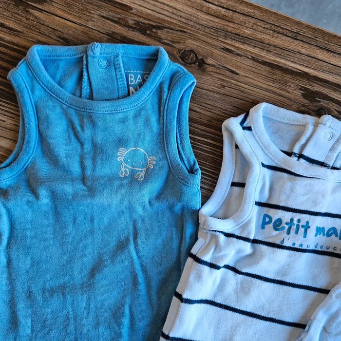 Lot de 3 bodys, taille 6 mois - photo numéro 2