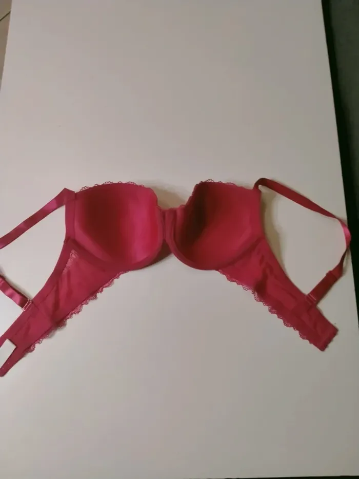 Soutien-gorge rose dentelle Marque Basic Taille 95C - photo numéro 3