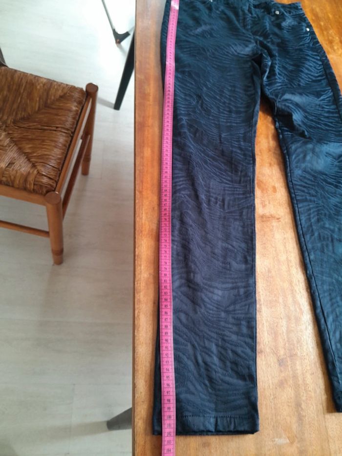 Tres joli pantalon voodoo - photo numéro 12
