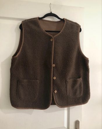 Veste sans manches moumoute couleur marron