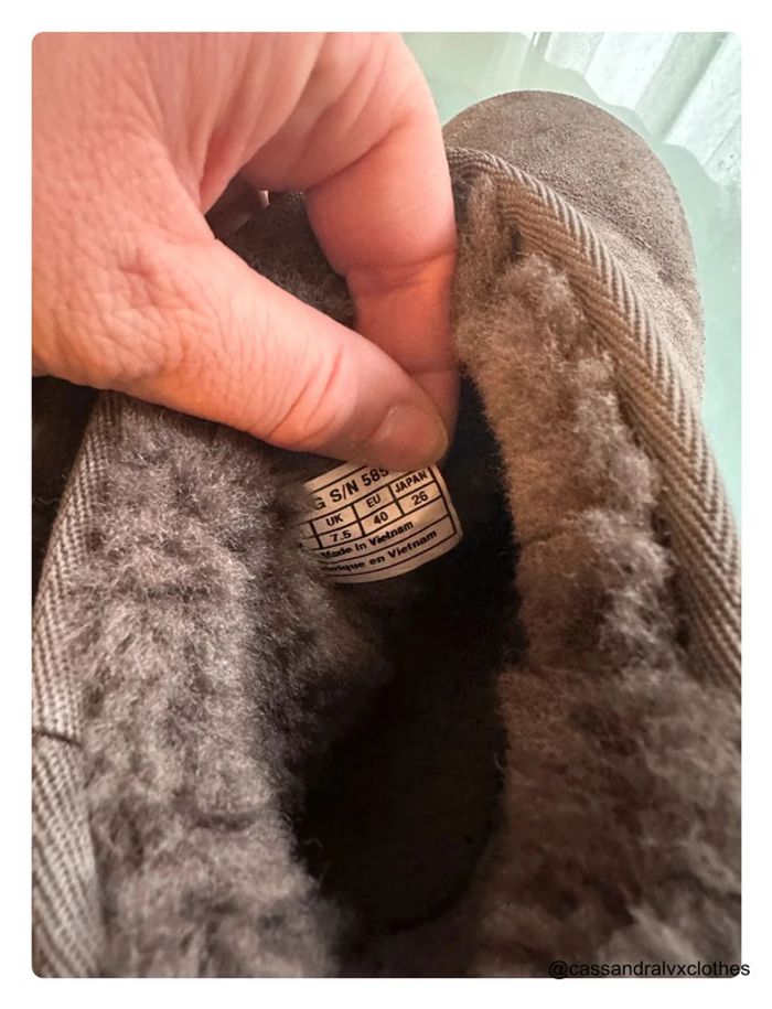 Bottes Ugg Mini courtes grises - photo numéro 6