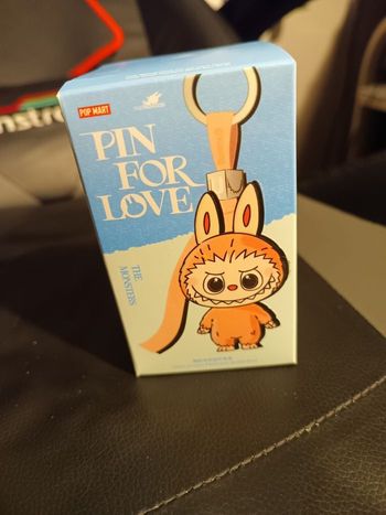 Labubu pin for love (N-Z) neuf 