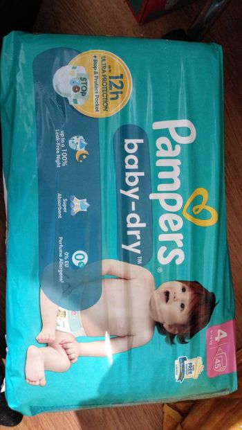 Paquet de couches Pampers baby dry