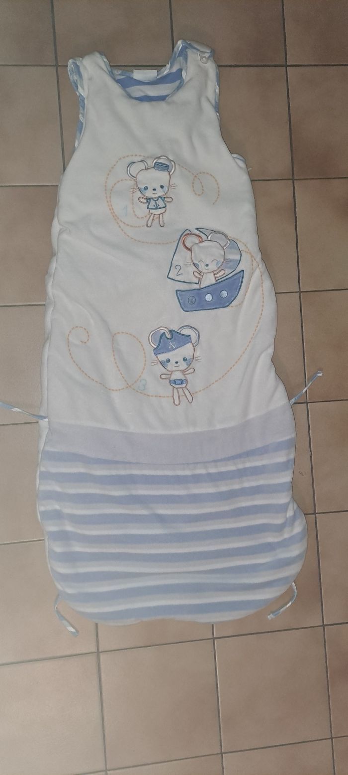 Gigoteuse bleu et blanche chaude