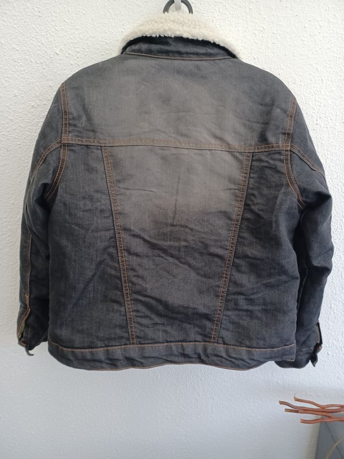 Veste en jean doublé 12 ans marque U essentiel en très bon état coloris bleu used. - photo numéro 5