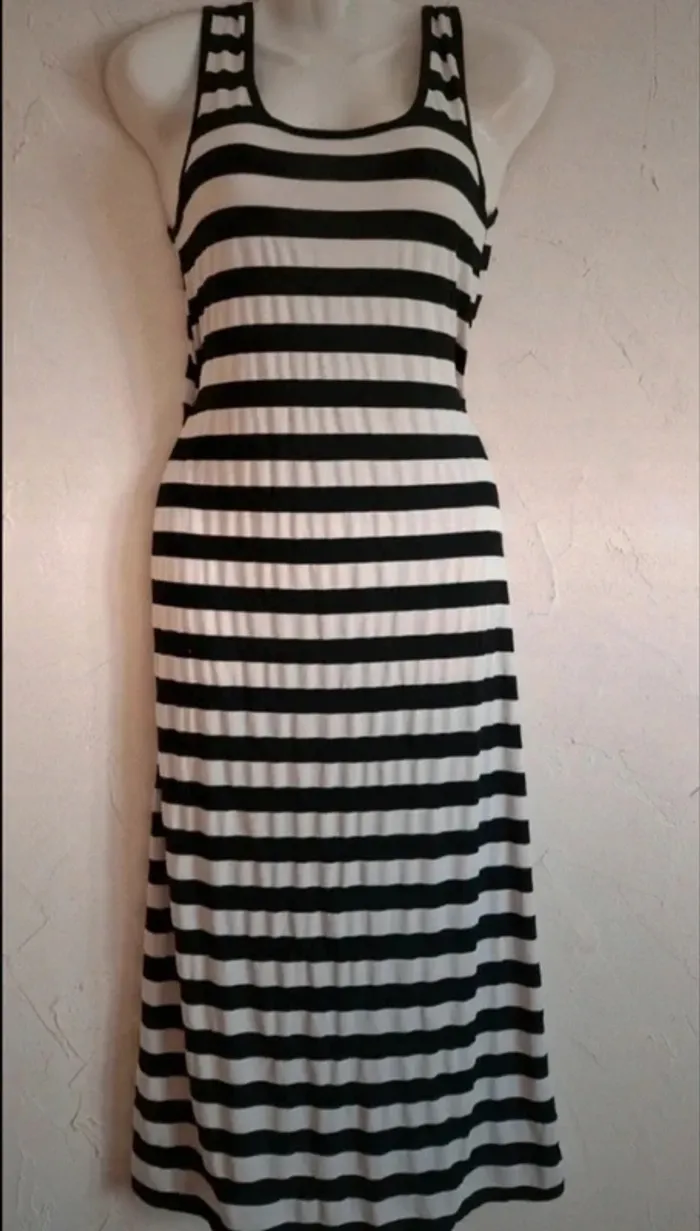 Magnifique robe longue à rayures M