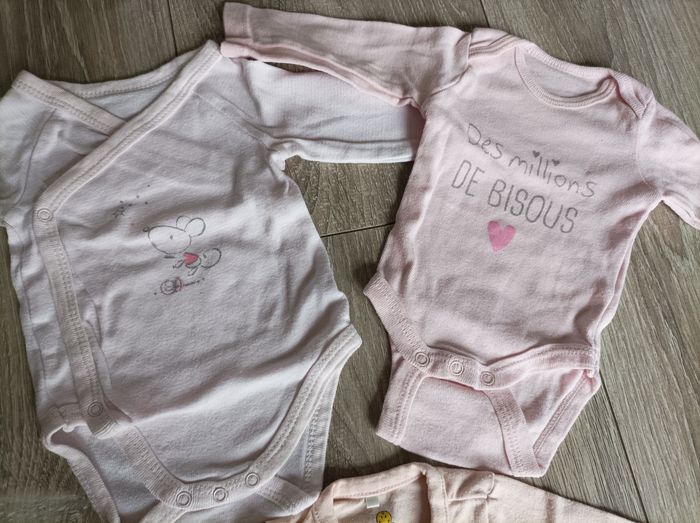 Lot de 3 bodies 1 mois - photo numéro 2