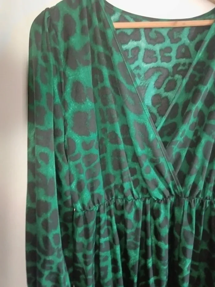 Robe longue verte léopard - photo numéro 3